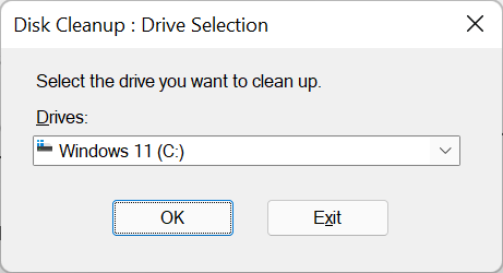 Pilih drive Windows 11 dari menu tarik-turun "Drives" pada jendela "Disk Cleanup".