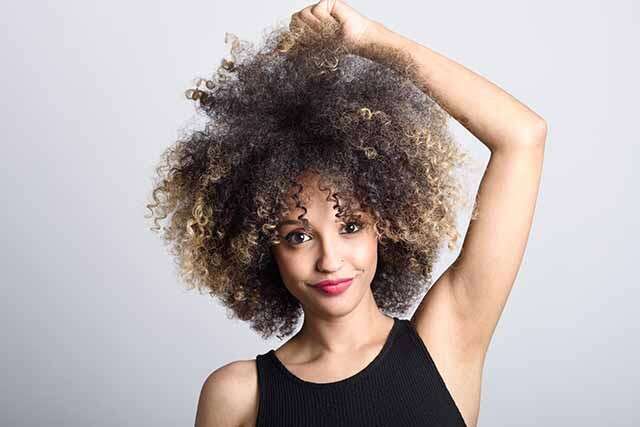 Tips Gaya Rambut Untuk Rambut Keriting