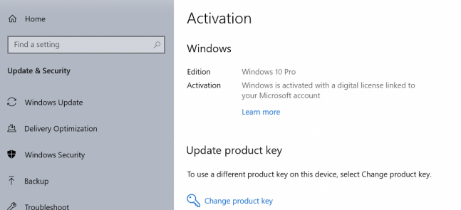 Kegunaan Pengaturan Windows 10 mengatakan Windows 10 Pro diaktifkan dengan lisensi digital.