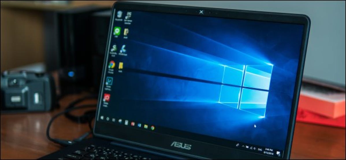 PC laptop Asus yang menjalankan Windows 10.