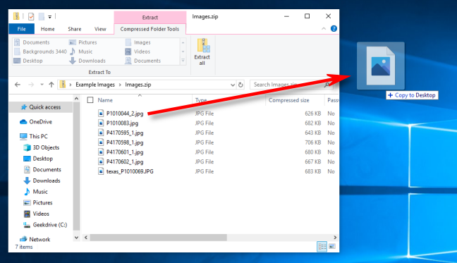 Menyeret file dari file Zip di Windows 10.