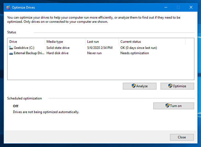Daftar drive di Windows 10 Optimize and Defragment tool