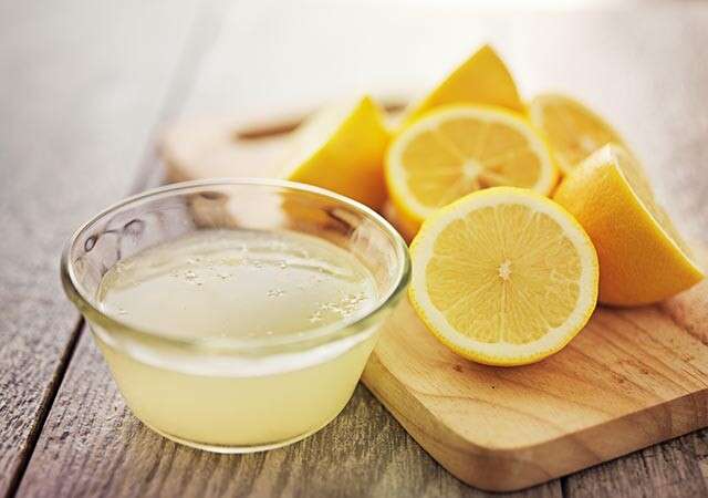 Lemon Juive Bantuan untuk Bantuan dari Kulit Kepala Gatal