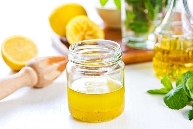 Jus Lemon + Minyak Zaitun dan Minyak Jarak untuk Rambut