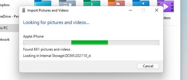 Mencari foto dan video di Windows 11.