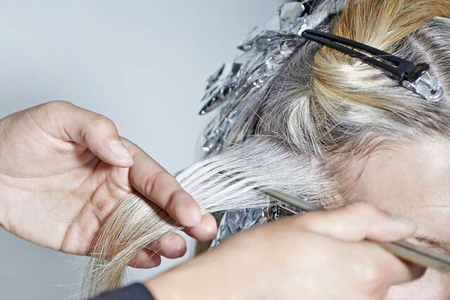 Metode Yang Digunakan Untuk Sorotan Rambut Di Rumah?