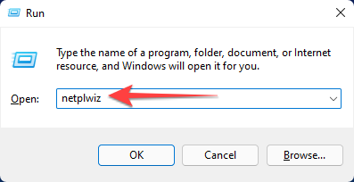 Tekan Windows + R untuk membuka kotak dialog Run, ketik "netplwiz," dan tekan Ctrl + Shift + Enter untuk meluncurkannya dengan hak administratif.