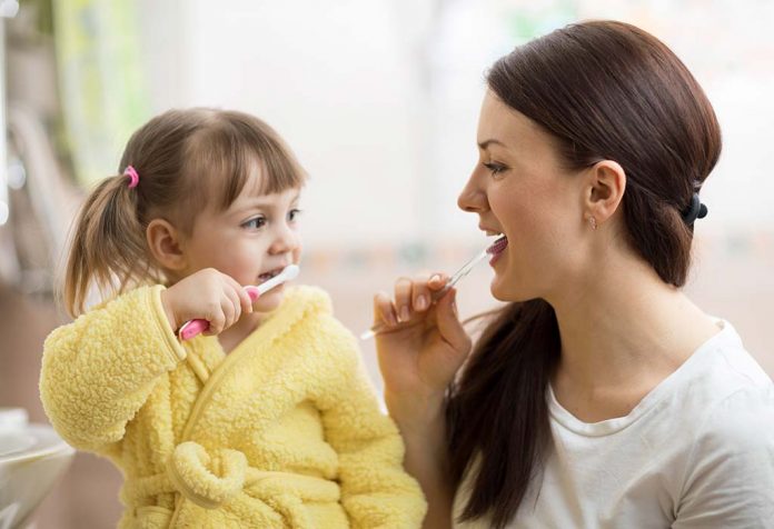 Petunjuk Kebersihan Mulut untuk Bayi hingga Anak Sekolah