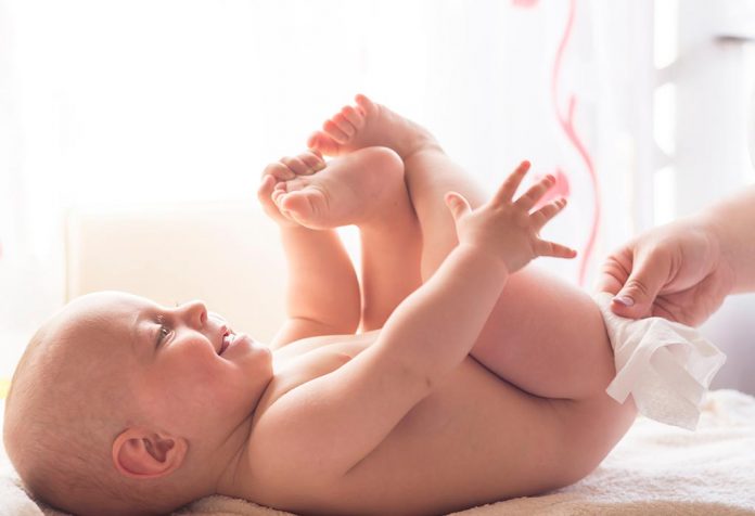 Ulasan: Tisu Babyhug Premium Berbahan Dasar Air yang Wajib Digunakan untuk Bayi