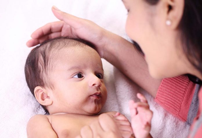 Kedatangan Bayi dalam Keluarga: Kumpulan Kecil Sukacita atau Tanggung Jawab Terbesar?