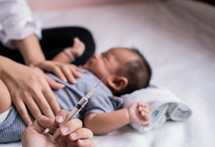 Vaksinasi - Kunci Hidup Sehat, Bebas Penyakit untuk Bayi