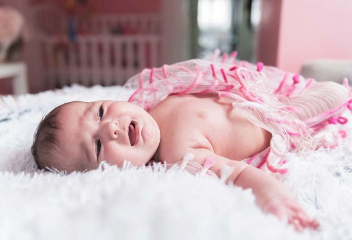Apa yang Harus Dilakukan Jika Bayi Anda yang Baru Lahir Menangis Terlalu Banyak pada Waktu Tertentu atau di Malam Hari?