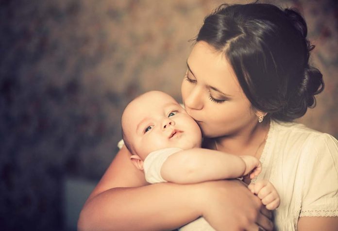 Perjalanan Baru Bernama Motherhood - Menyusui dan Masalah Awal Lainnya