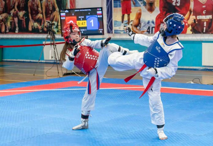 pertarungan taekwondo anak-anak