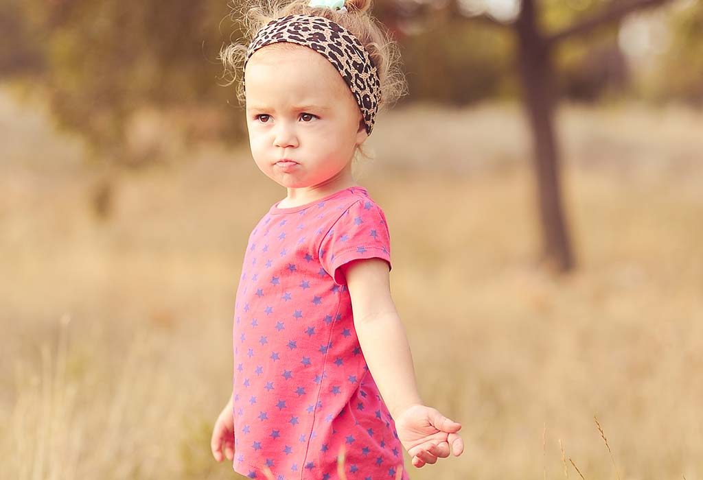 Ide Berpakaian Bergaya agar Bayi Perempuan Anda Terlihat Seperti Putri