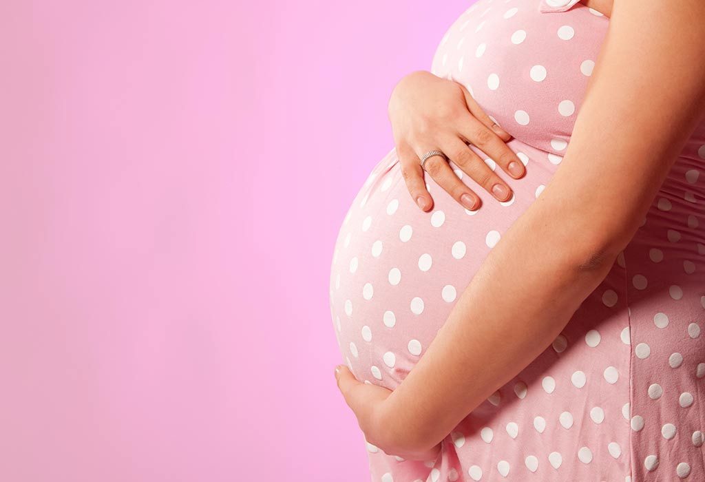 Perut ibu hamil di usia 35 minggu