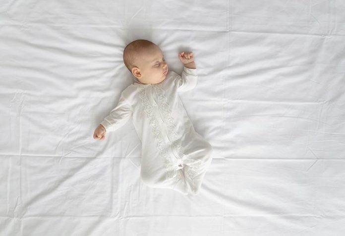 Rutinitas Bayi Baru Lahir di Bulan Pertama Waktu dan Perawatan
