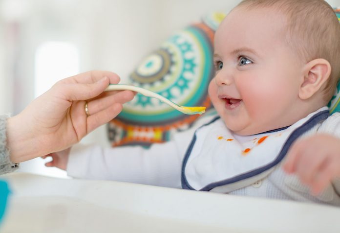 Hal yang Perlu Diingat Sebelum Memulai Makanan Padat untuk Bayi Anda!