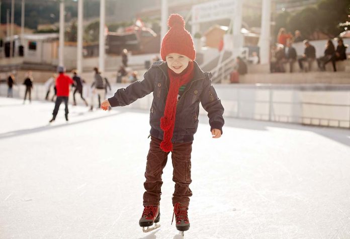 Ice Skating untuk Anak - Manfaat dan Tips Keamanan
