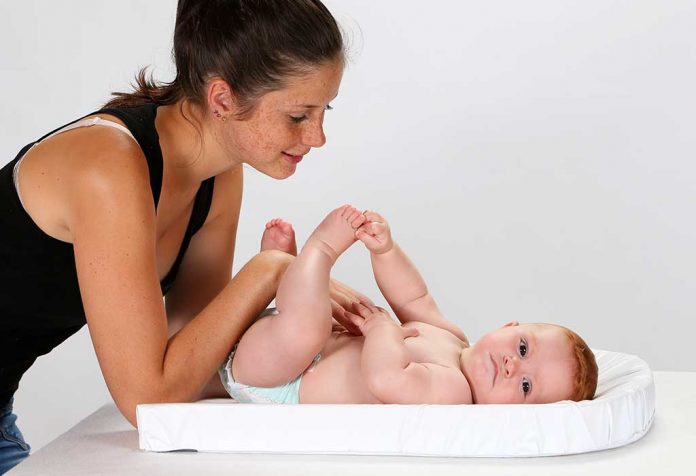 Mengapa Anda Harus Membuat Tempat Ganti Popok untuk Bayi Anda yang Baru Lahir