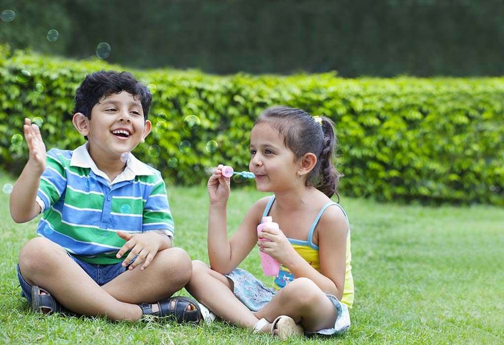 Bagaimana Mendorong Hubungan yang Sehat Antara Anak Anda