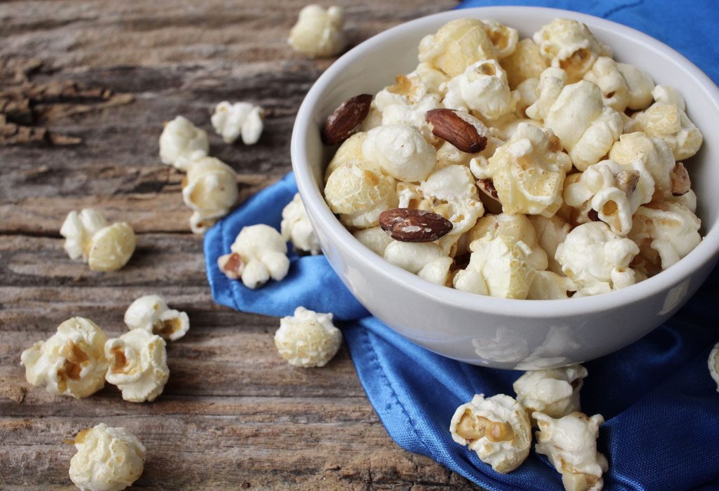 Popcorn almond dan kelapa