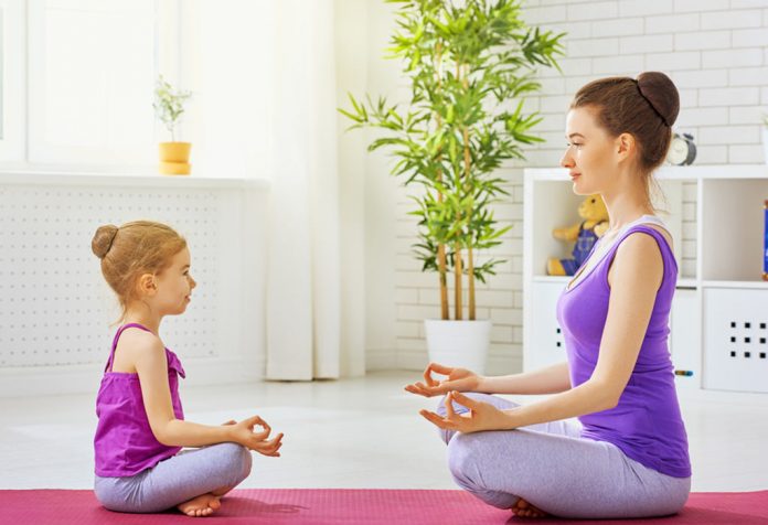 Ayo Yoga, Bu!  Dapatkan Anak-anak Bersemangat untuk Sesi Yoga