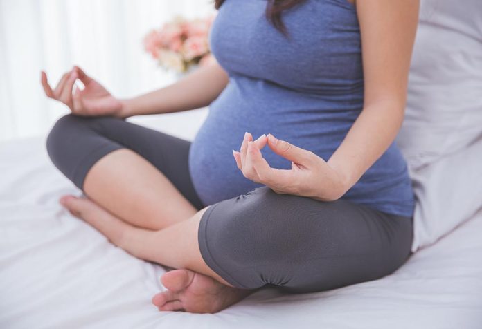 yoga dan tantangan psikologis wanita hamil