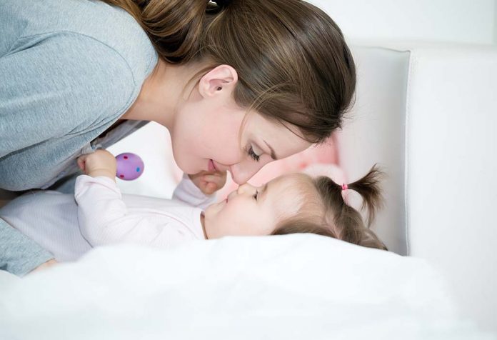 Menjadi Ibu = Tidak Peduli Tentang Orang Lain!  Nikmati Fase Bayi Anak Anda.