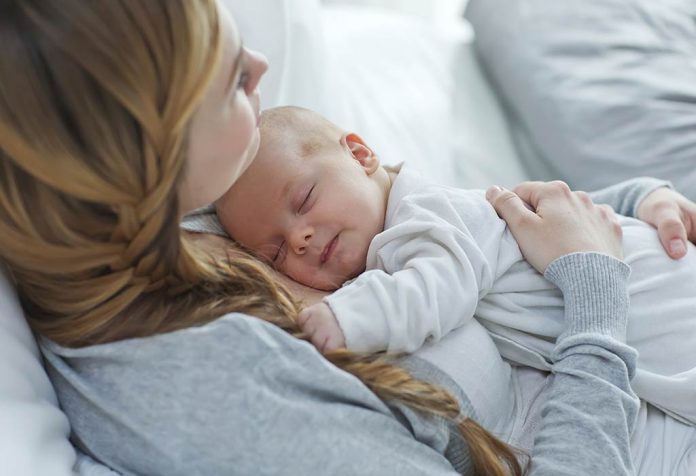 Masa Pasca Melahirkan: Apakah Bayi, atau Orang Di Sekitar Anda yang Membuatnya Sulit?