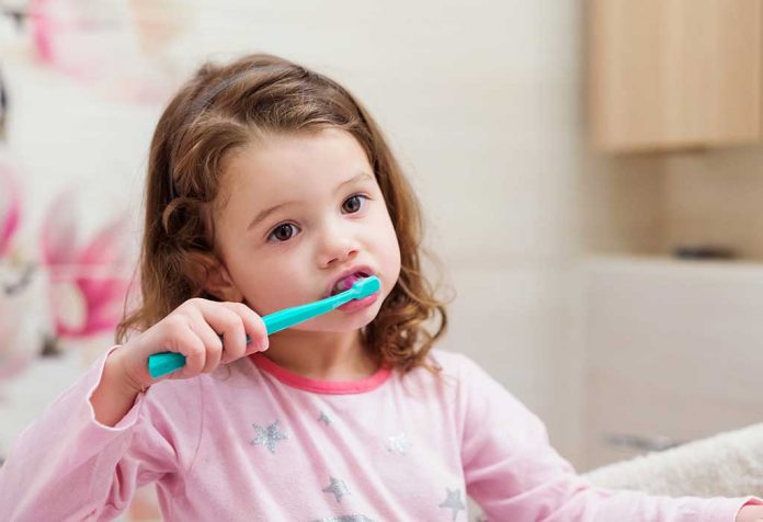 Tips dan Trik Praktis Perawatan Gigi dan Mulut Bayi