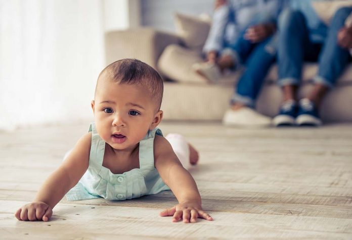 Kapan Bayi Saya Mulai Berjalan?