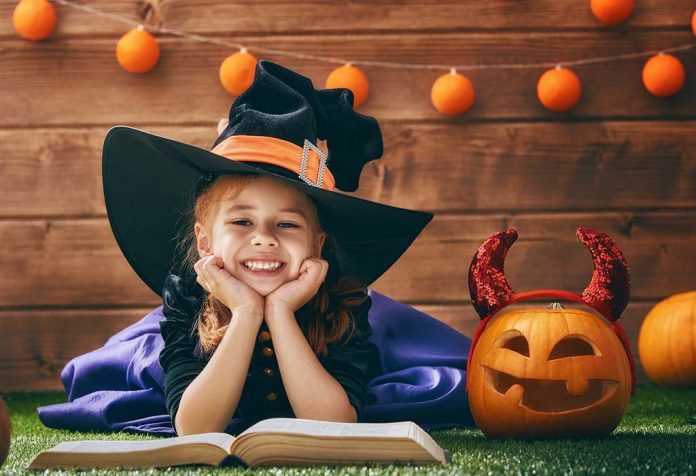 12 Lagu Terbaik Yang Akan Sempurna untuk Pesta Halloween Anak-Anak