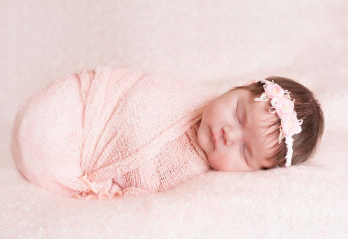20 Nama Bayi Enam Huruf Populer untuk Anak Perempuan