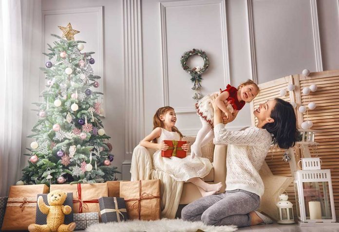 Panduan Single Mom untuk Belanja Natal untuk Anak