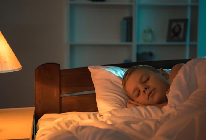 Cara Membuat Anak Anda Tidur Sendiri