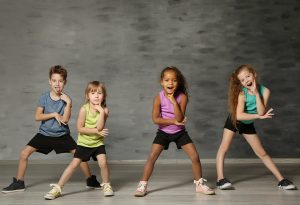 10 Latihan &amp; Manfaat Aerobik untuk Anak
