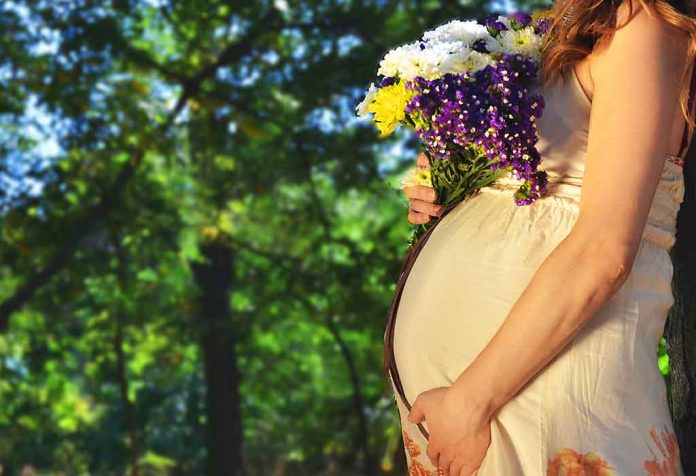 Bagaimana Tuhan dan Spiritualitas Membantu Saya dalam Kehamilan dan Persalinan