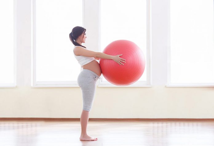 10 Peretasan Kehamilan yang Akan Membuat Hidup Anda Lebih Mudah