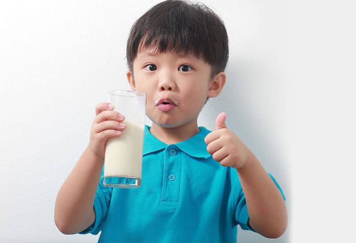 Cara Mudah dan Efektif Membuat Anak Minum Susu