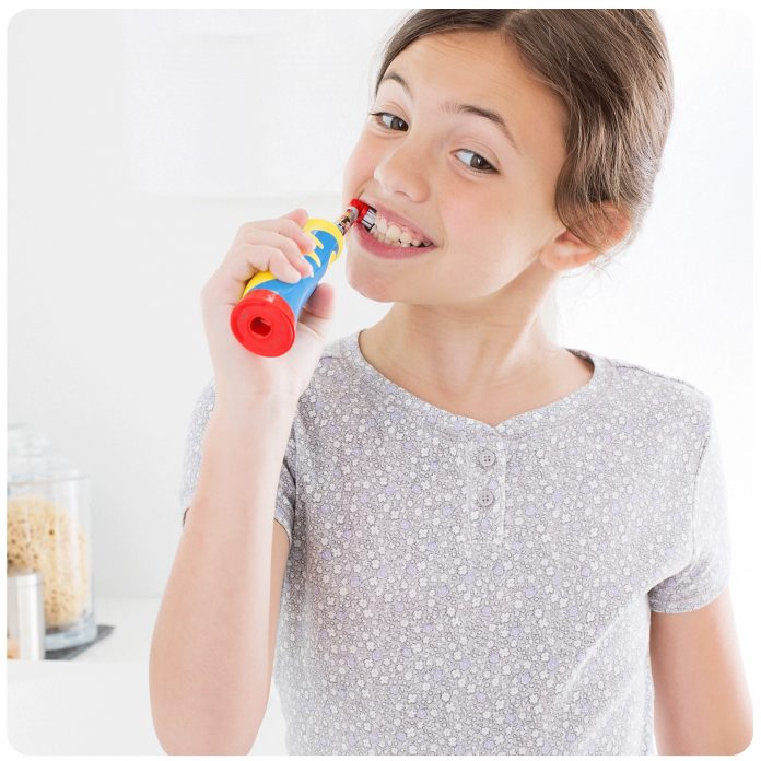 Apakah Anak Anda Menggunakan Sikat Gigi yang Benar?  5 Tips untuk Gigi Sehat Anak Anda