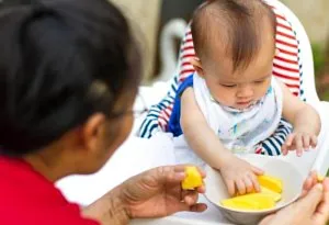 Manfaat Kesehatan Memberi Makan Mangga untuk Bayi