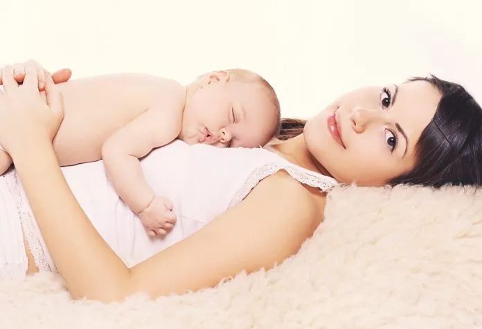 Bayi Tidur dengan Perut - Hal-Hal yang Perlu Anda Ketahui