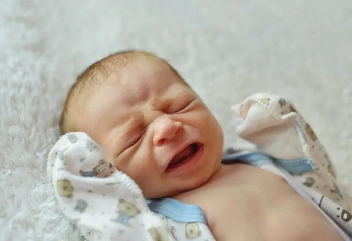 Bayi menangis dalam tidur tapi tidak bangun