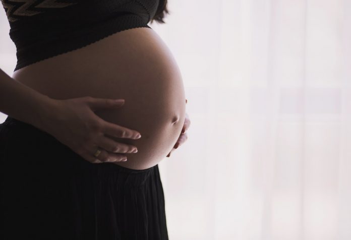 Menghadapi Kehamilan Tak Terduga Secara Finansial