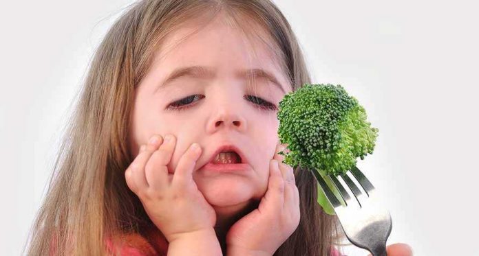 mengapa beberapa anak lebih rewel makan daripada yang lain dan apa yang harus Anda lakukan