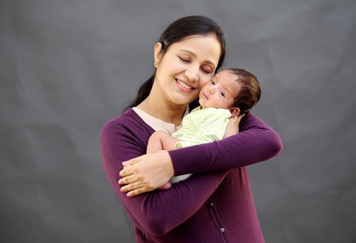 Apa kamu senang?  Memahami Kebahagiaan Dari Sudut Pandang Seorang Ibu Baru
