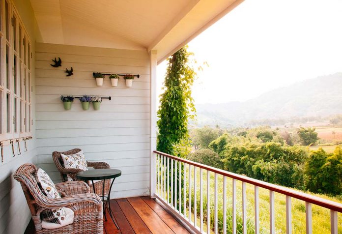 Ide Dekorasi Balkon Kreatif yang Akan Menjadikannya Walk-in-Paradise