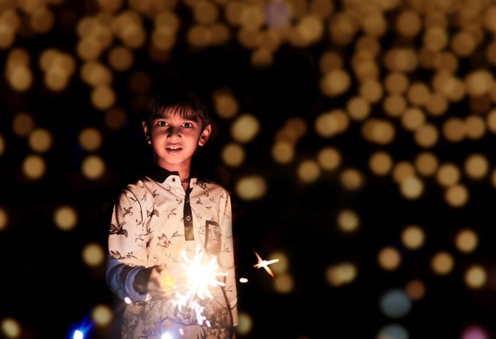 Diwali Essay untuk anak – Tips Menulis &amp; Contoh