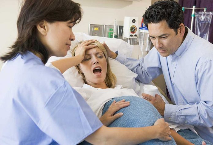 ibu hamil dalam persalinan